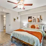 Towne Plaza Apartments #111 In The Galleria Area