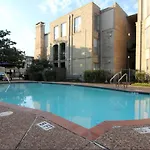 Towne Plaza Apartments #111 In The Galleria Area